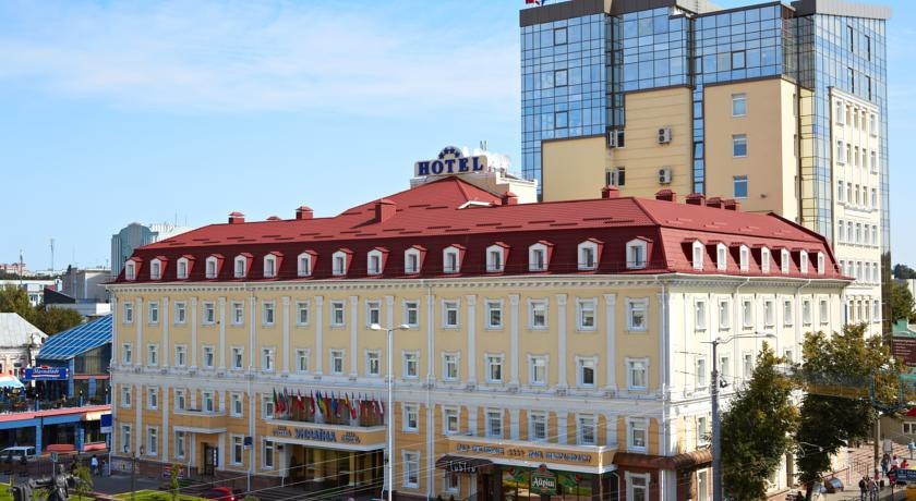 Ukraina Hotel Rovno / Готель Україна 3*