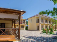 Primorskaya 25 Guest House