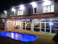 Villa Holiday & White House