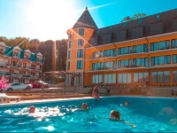 Аква Вилла Отель  4*
