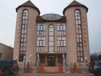 La Mezon Hotel Complex