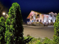 Maximum Motel