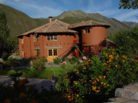 Sol and Luna Lodge