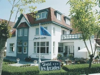 Les Arcades 3*