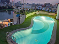 Lakeshore Hotel &amp; Apartments