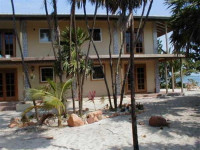 Diving Pelican Seaside Suites