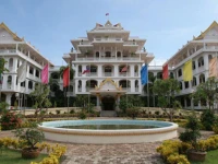 Champasak Palace 2*