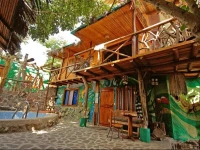 Lonesome George Hostal 