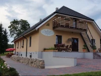 PГ¶Г¶ni Tavern & Guesthouse 
