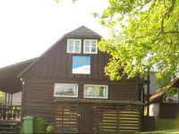 Lili’s Holiday House