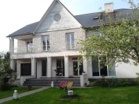 Oti Guesthouse 