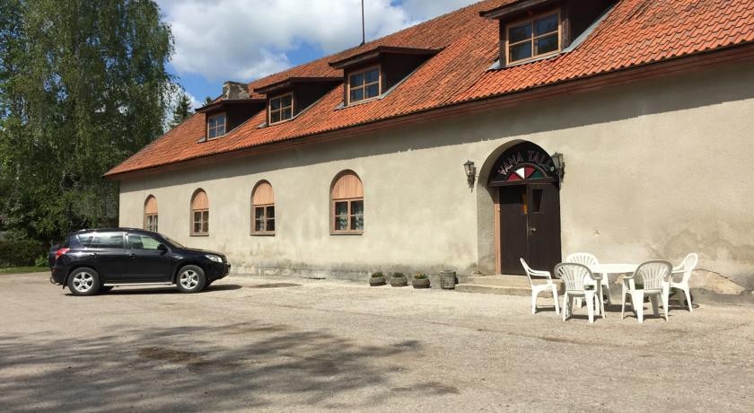 Vana Tall Guesthouse 