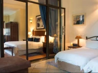 Sak n Pak Luxury Guest House 