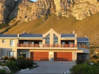 Van Den Bergs Guesthouse and B&B 