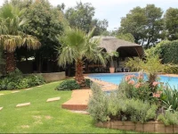 Fin and Feather Guesthouse 