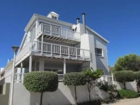 Point Village Accommodation - Hennie Bottom 