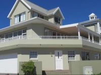 Point Village Accommodation - Lauries House 