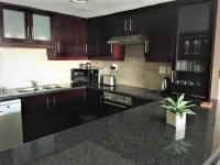 12 Palm Boulevard 