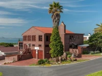 White Shark Guest House 