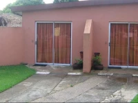 Monia Holiday House 