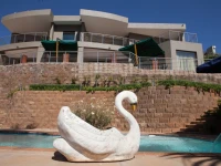 Over The Moon Guesthouse 