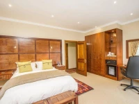 Tladi Lodge 