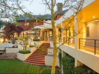 Ten Bompas Hotel 