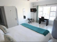 14 on Clifford Bed and Breakfast 