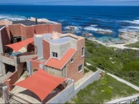 Hermanus Right-on-the-Beach House 