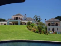 Majini Guesthouse 