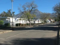 Ladismith Manor 