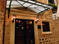Stari Grad 3*