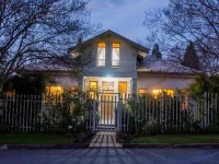 Mirabel Guesthouse 