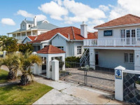 First Avenue Guesthouse