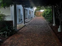 Down to Earth Guesthouse 