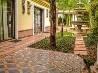 Caesars Guesthouse 