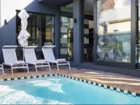 Life & Leisure Luxury Guesthouse 