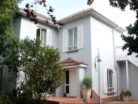 Oak Village B&B 