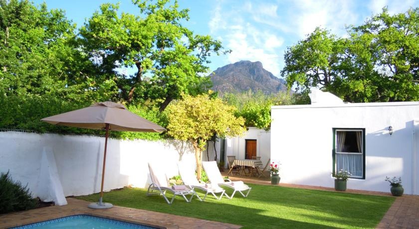 Avenues Guest Lodge 