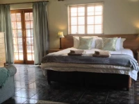 12 On Vaal Drive B & B 