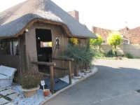 Mall Guesthouse 