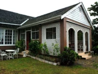 June Plum Bed and Breakfast 