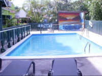 Pineapple Court Hotel