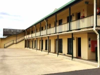 Town Square Motel 