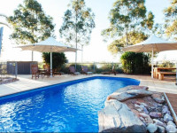 Majestic Oasis Apartments
