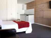 Crossroads Ecomotel