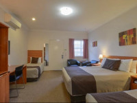 Cadman Motor Inn and Apartments
