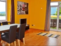 Lakeview Apartment 