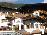 Hotel Atzinger - Family Resort Stubai 