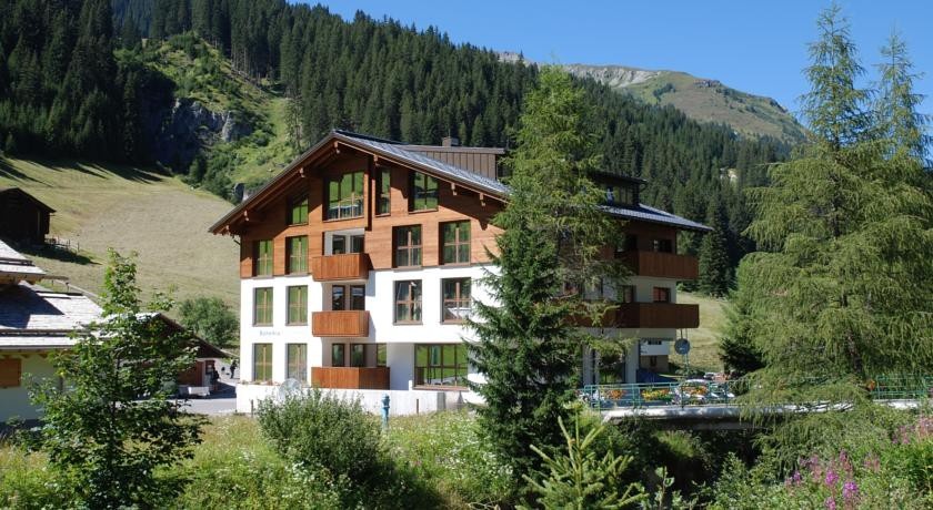Bohemia Apartments 
